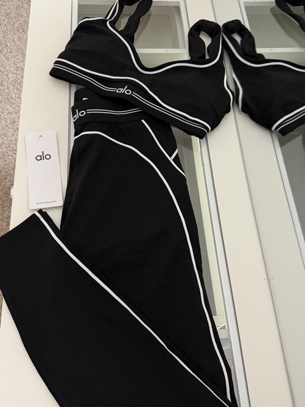 ALO Yoga Black High-Waist Leggings with White Piping